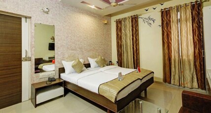 Hotel Radiant Room Type - Super Deluxe King Bed Room