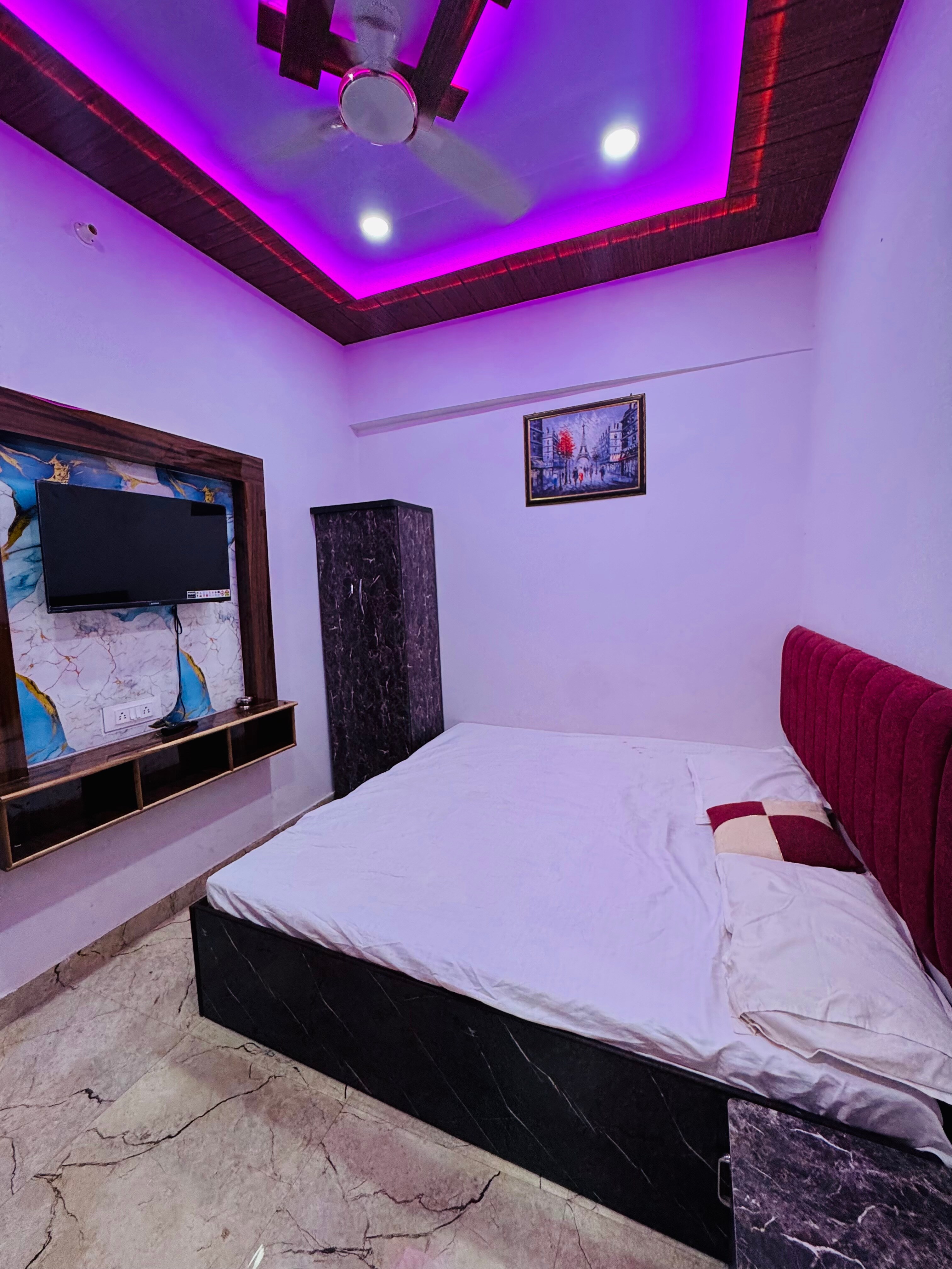 Shree Laxman paying residency - Tap to explore photos