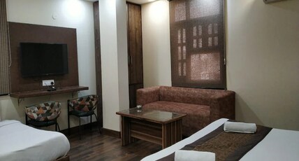 Hotel Singh Continental Room Type - Deluxe Room