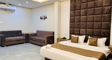 Revelon Grand Hotel Room Type - Jacuzzi Suite