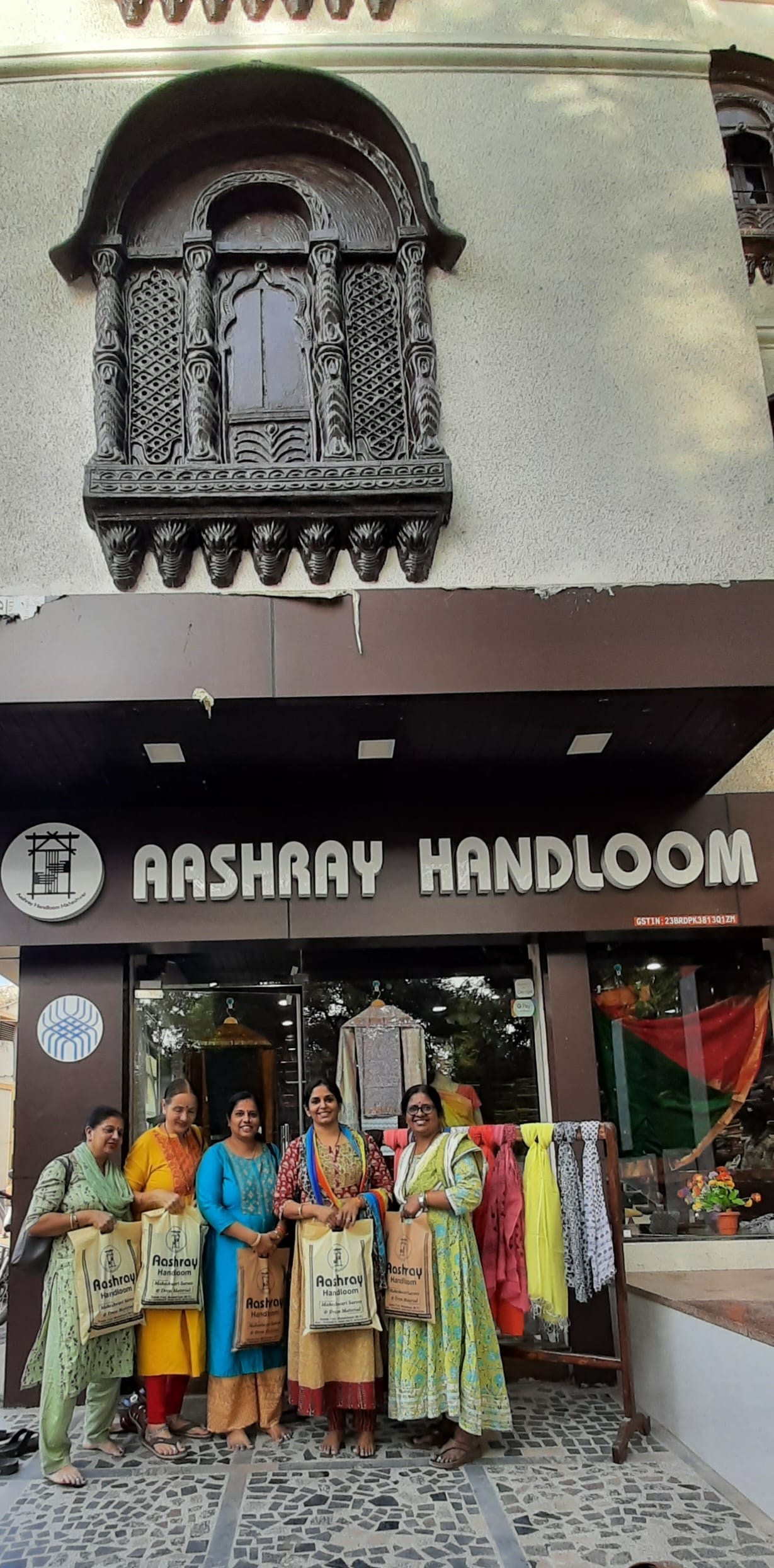 Hotel Aashray - Tap to explore photos