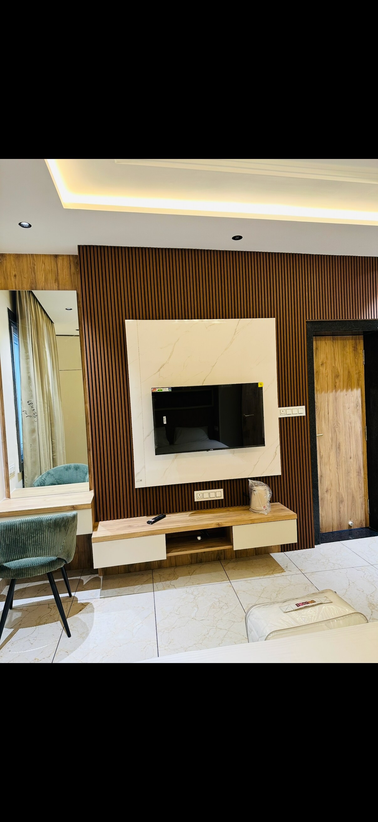 Mg Apartment (2bhk luxurious flat) - Tap to explore photos
