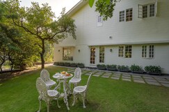 LohonoStays Ivy Cottage