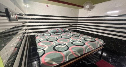 Hotel gunj palace Room Type - Bedroom 1