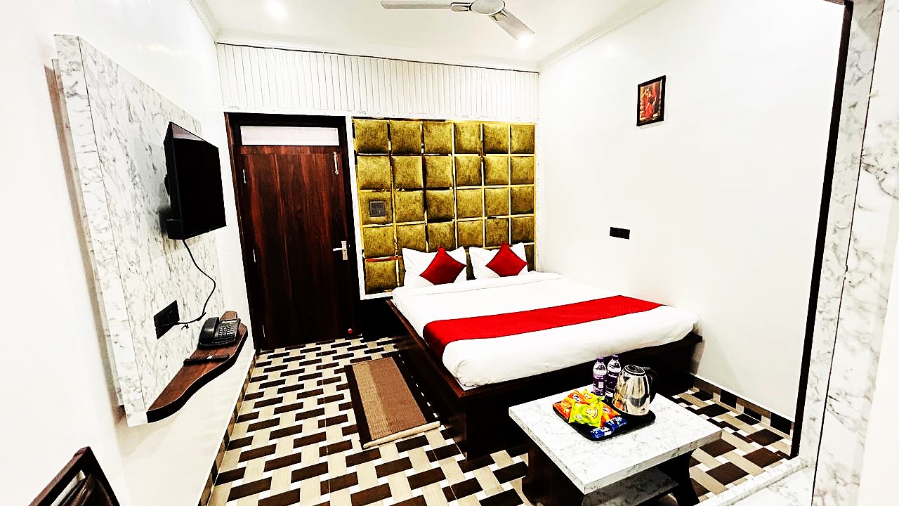 Hotel Laxmi Villa - Tap to explore photos