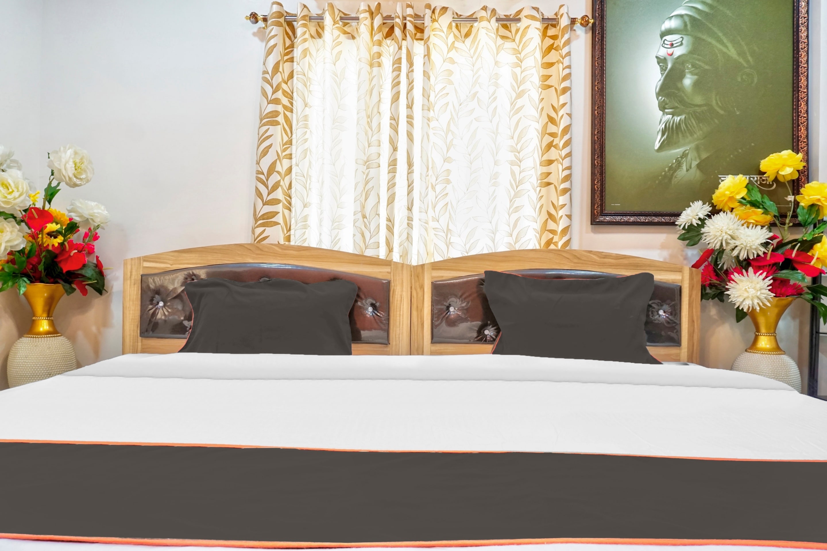Hotel O Vardhan Executive - Tap to explore photos