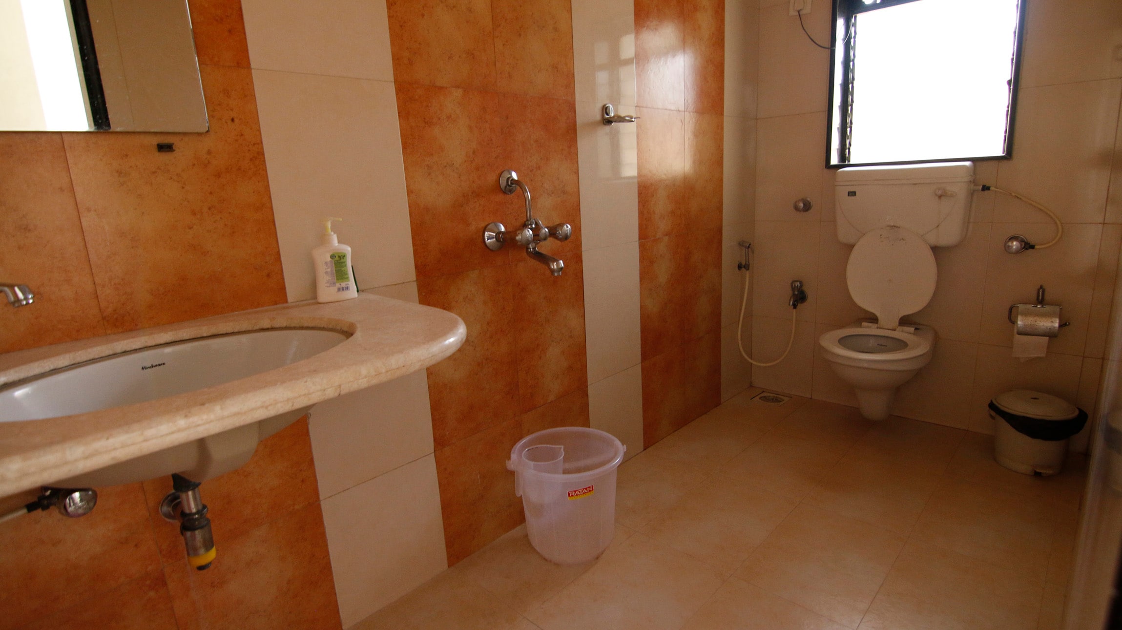 Prime Service Apartment - BKC - Tap to explore photos