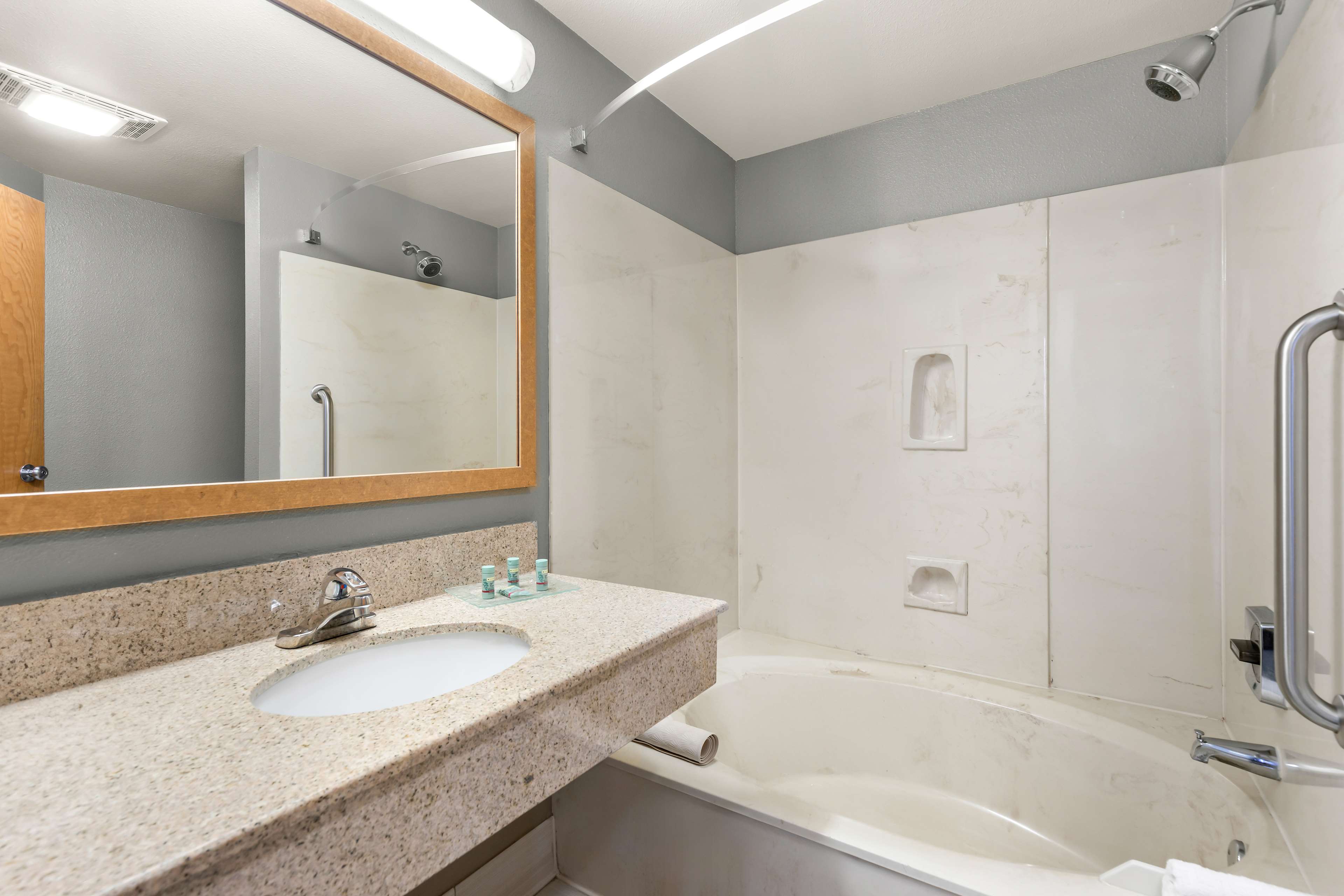 Best Western West Towne Suites - Tap to explore photos