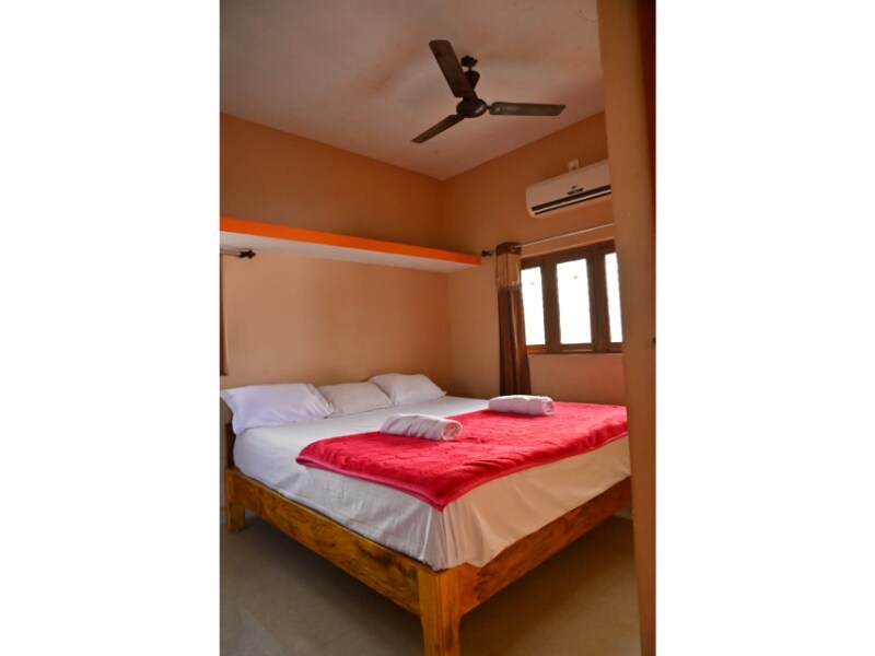 Aaradhya Home Stay - Tap to explore photos