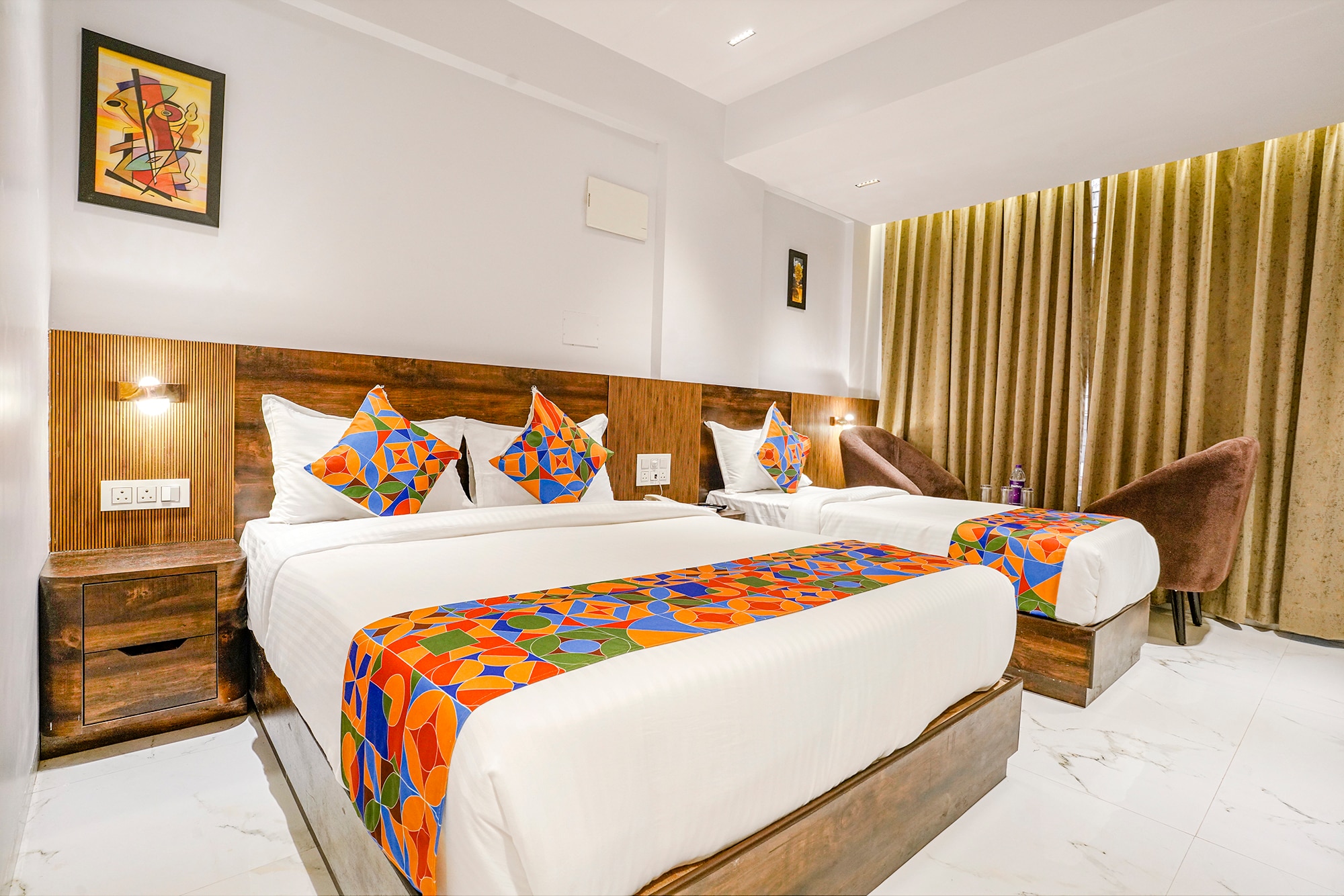 FabHotel Peralz - Nr. Boriwali Station - Tap to explore photos