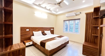 Azay Luxurious Apartment Room Type - Deluxe Private AC Room Azay Luxurious Apartment Room Type - Deluxe Private AC Room