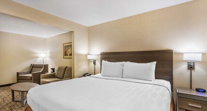 Best Western Danville Inn Room Type - Suite-1 King Bed, Non-Smoking, 2 Flat Screen Tvs, Lounge Chair, Sofa, Microwave And Refrigerator, Wi