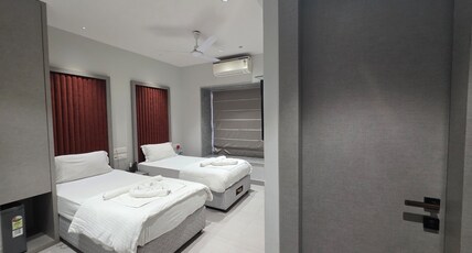 Mukut Mani Regency Room Type - Comfort Twin-Beds Single Room