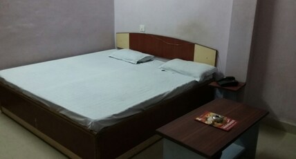 Chureshwar Resort Room Type - Double Bed Room Without Geyser
