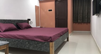 Prestige Guest House Room Type - Deluxe AC Room