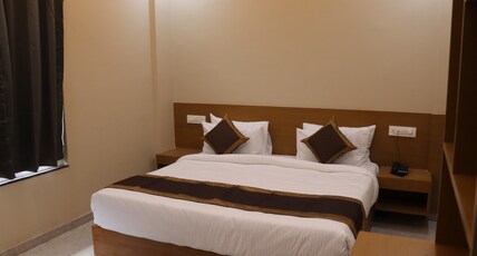 New Baba Ramdev Hotel & Restaurant Room Type - Deluxe room