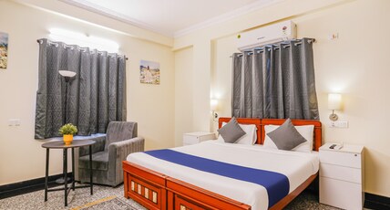 Hotel Urban Eminence Banjara Hills Room Type - Deluxe Room