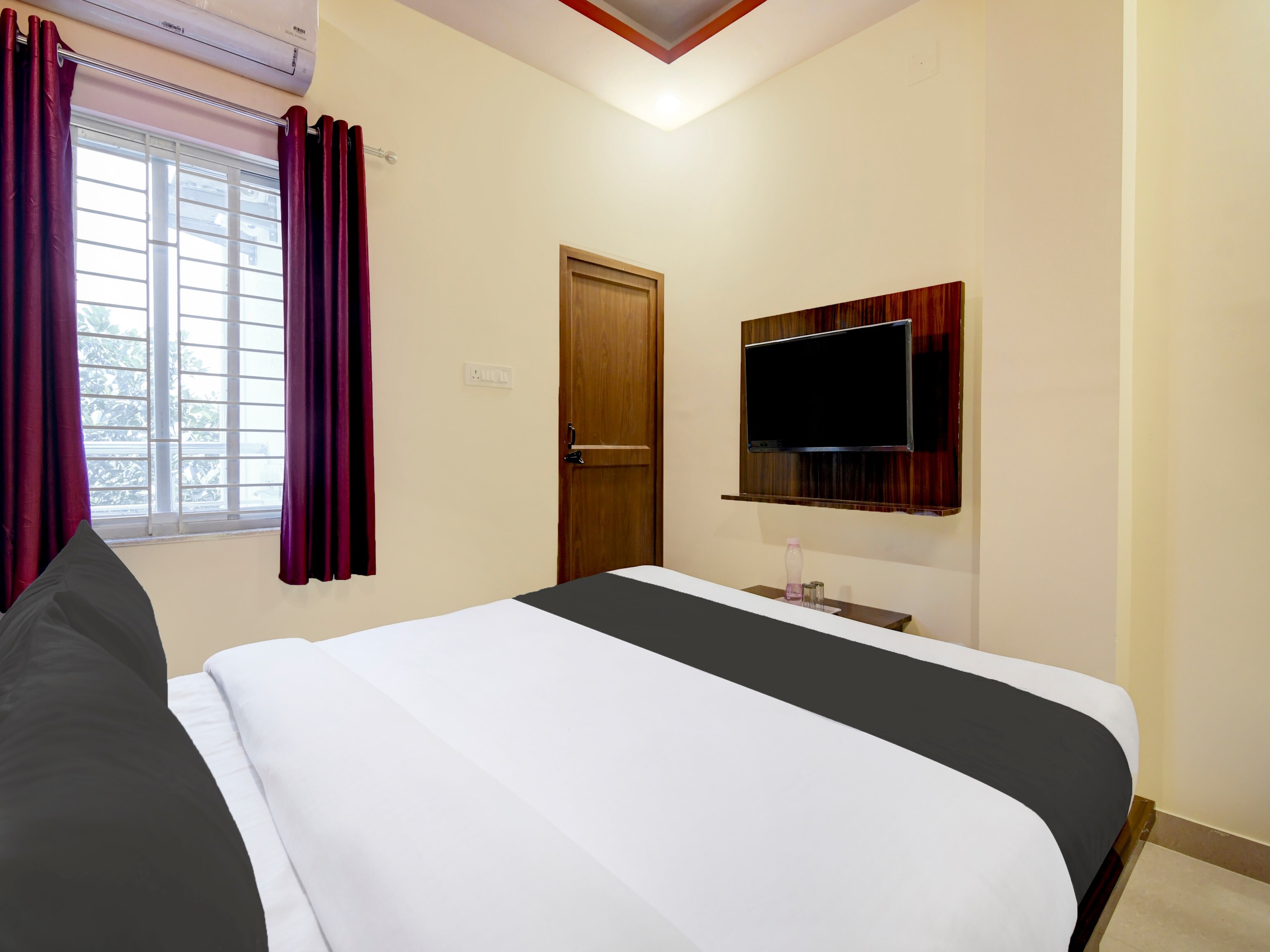 Hotel O Bhrigujee Inn - Tap to explore photos
