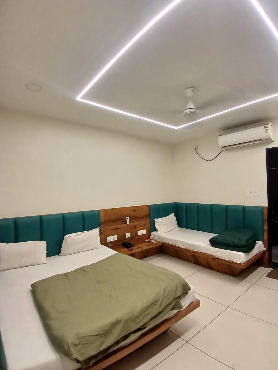 Hotel Shipra Avenue - Tap to explore photos