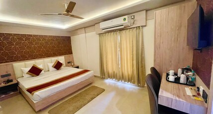 Hotel Royal Bengal Room Type - Deluxe AC Double Bed Room