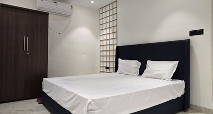 Hotel Sukoon Room Type - Deluxe King Room with Air Conditioning