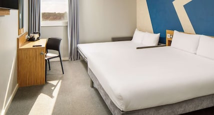ibis budget London Heathrow Central Room Type - Classic Family Room ibis budget London Heathrow Central Room Type - Classic Family Room