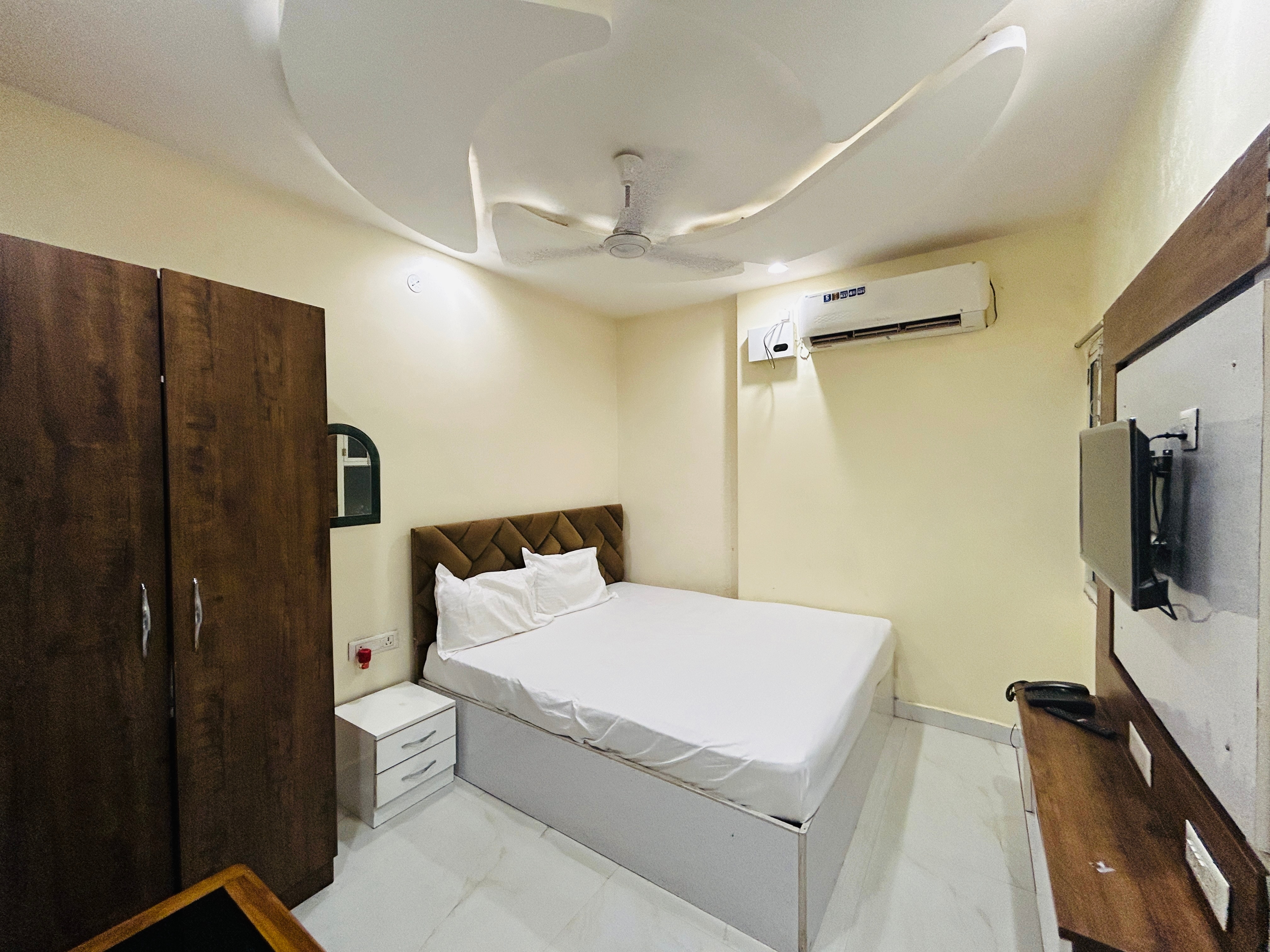 Hotel Ashika - Tap to explore photos