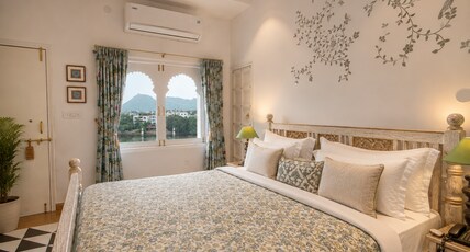 Grandrosse Boutique - Pichola Lake Facing Hotel Room Type - Premier Lake View Rooms