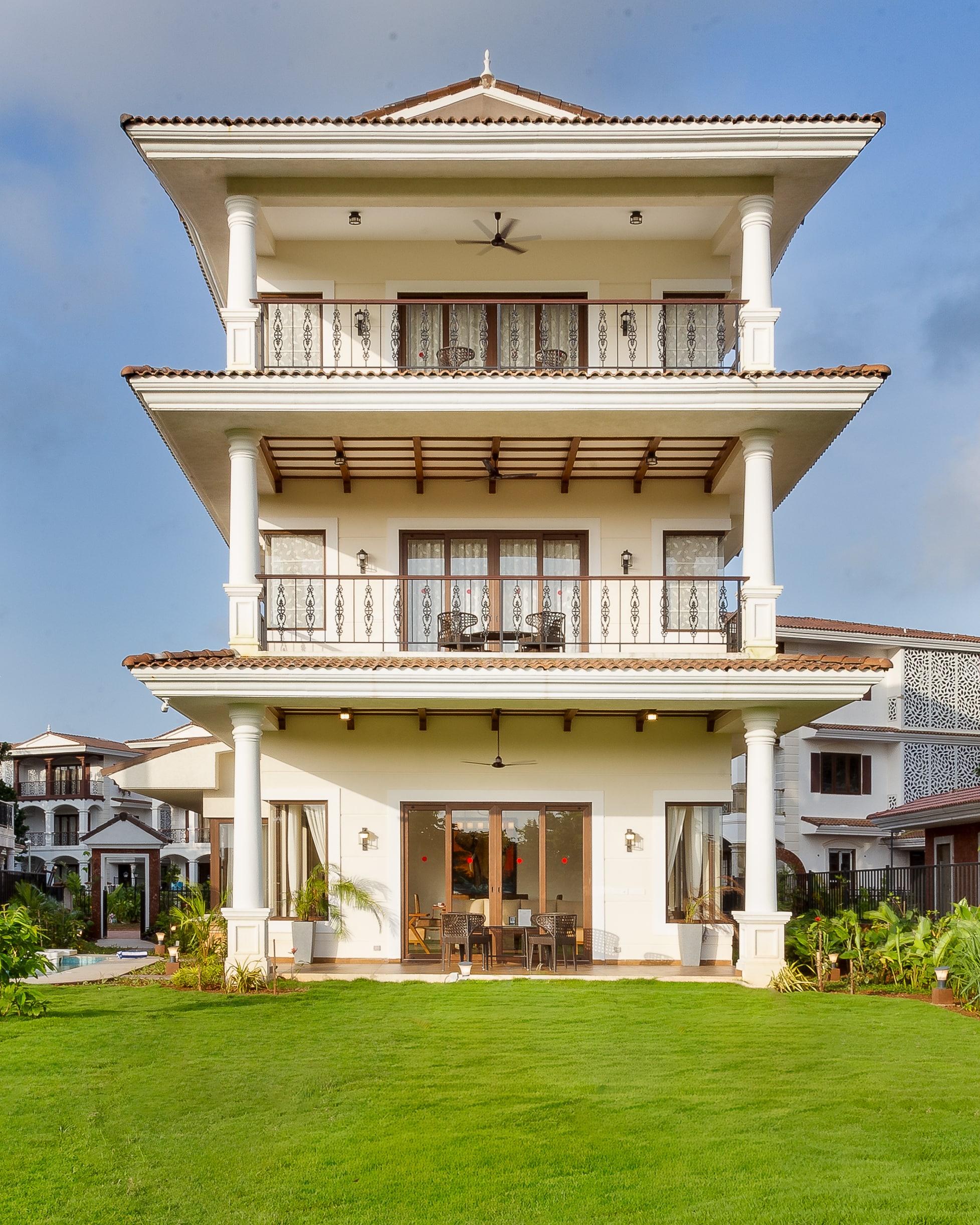 Melhor stays villas L-E4 luxurious 3BHK villa - Tap to explore photos