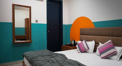 Madpackers Rishikesh Laxman Jhula  Room Type - Deluxe Double Ensuite, Block B