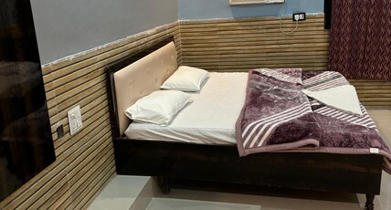 HOTEL SINGH INTERNATIONAL Room Type - Super Delux Room