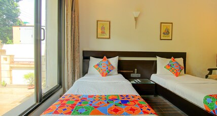 FabHotel Prime Phoenix Hospitality - Nr. DLF Cyber Hub & Metro, Gurugram Room Type - Suite Room
