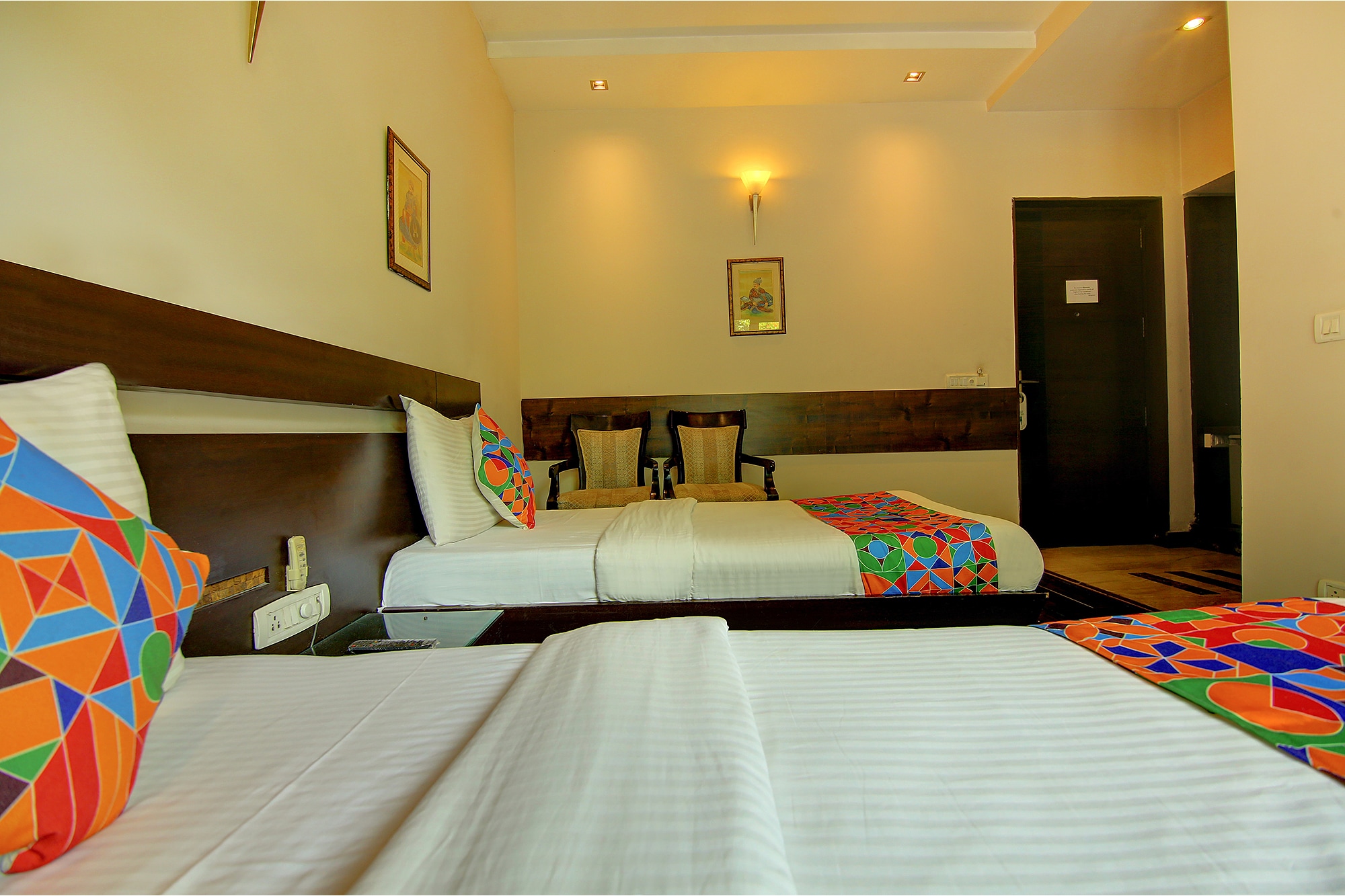 FabHotel Prime Phoenix Hospitality - Nr. DLF Cyber Hub & Metro, Gurugram - Tap to explore photos