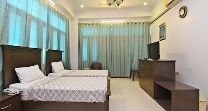 Hotel Raj Regency Room Type - Deluxe Twin Room Hotel Raj Regency Room Type - Deluxe Twin Room