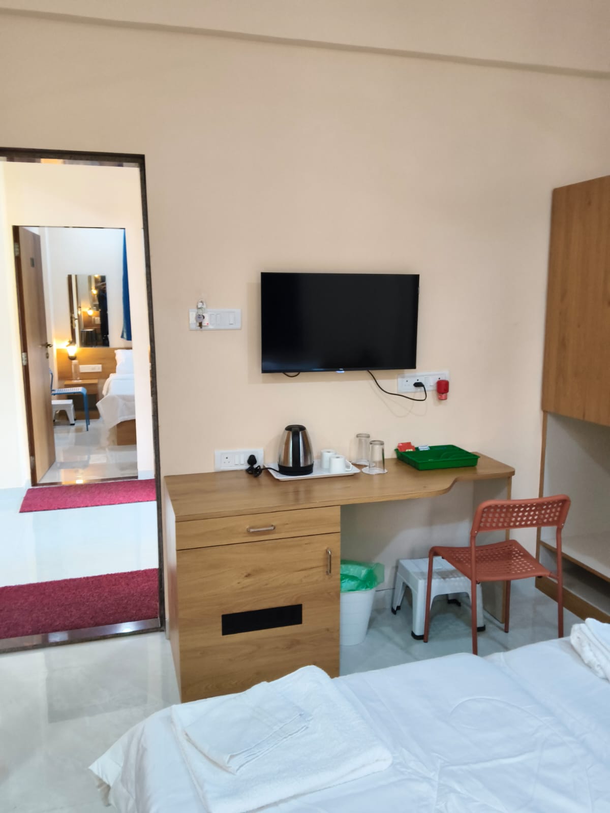 Raindrop Villa AC Deluxe Room 2 TV Mini fridge wt attached Bath - Tap to explore photos