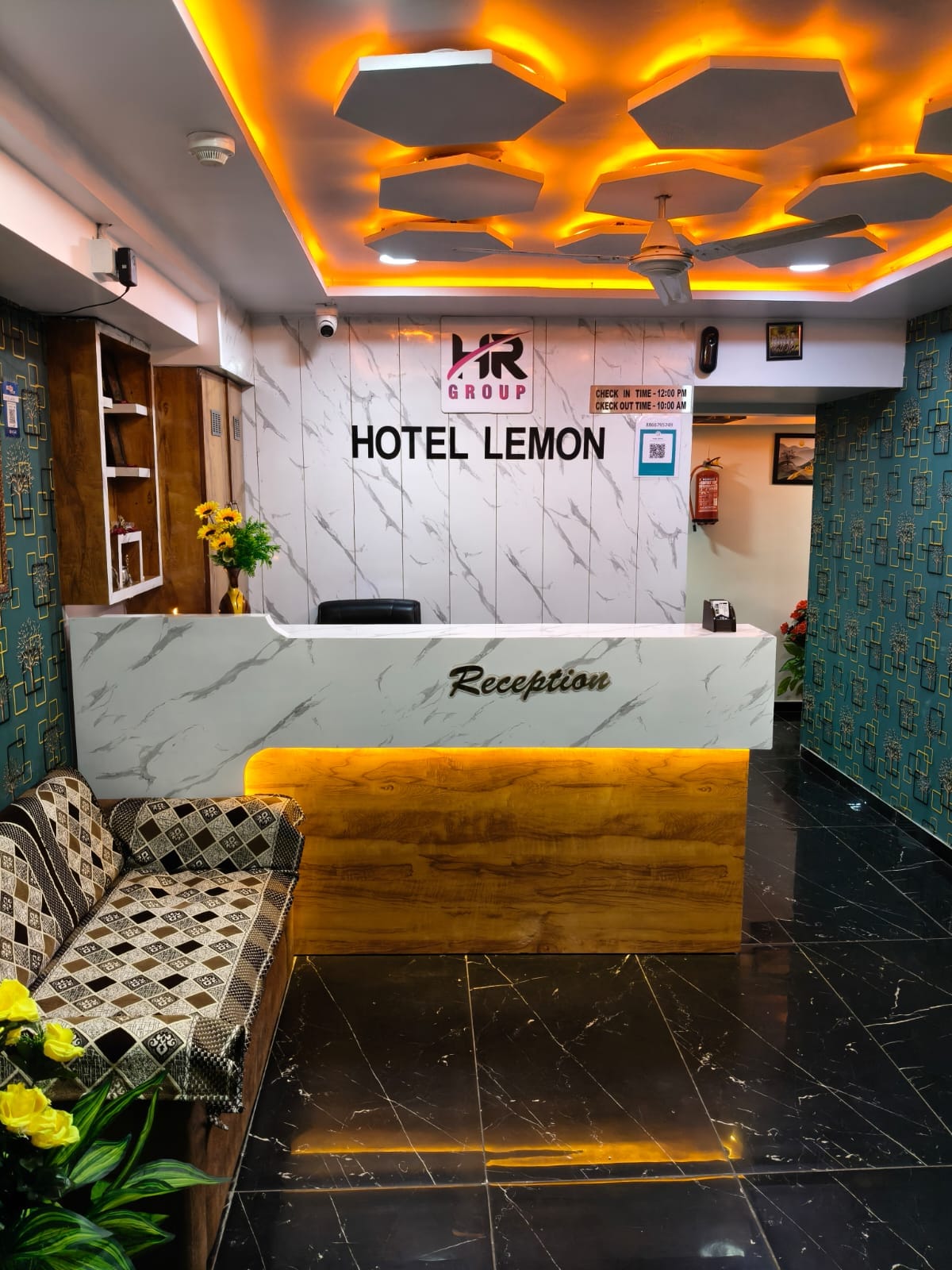 Hotel Lemon - Tap to explore photos