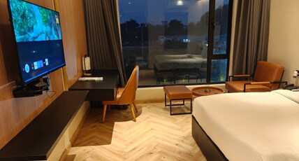 VintClub Resort Room Type - Executive Room With Pool View