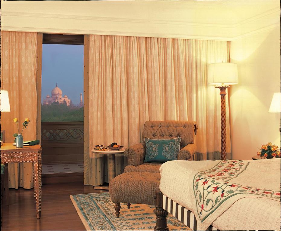 The Oberoi Amarvilas - Tap to explore photos
