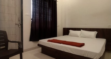 Hotel Crystal Room Type - DELUXE ROOM
