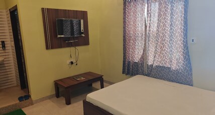 Shripati Resort Room Type - Deluxe Room