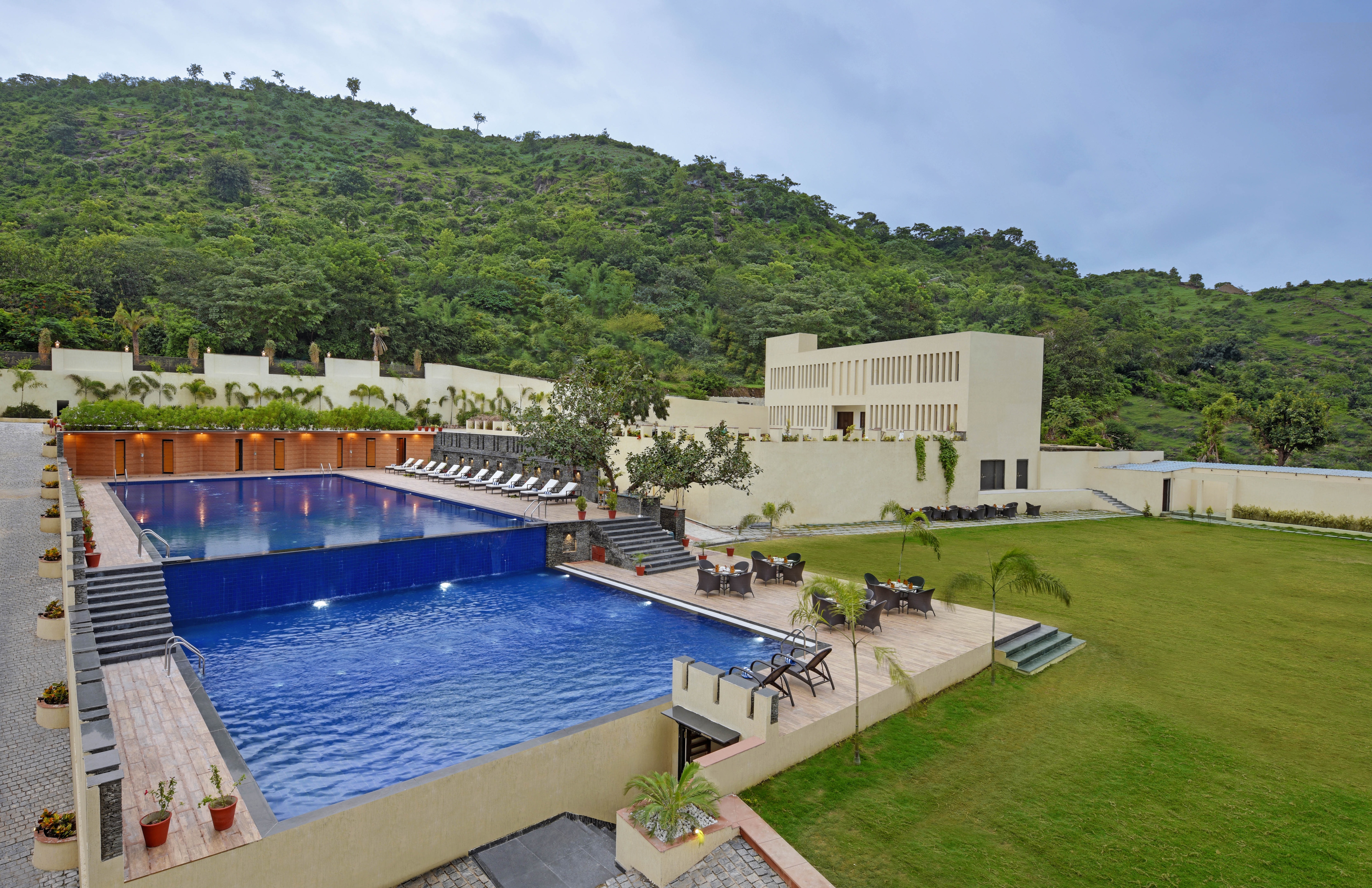 The Kumbha Residency-Luxury Resort & Spa By Trulyy - Tap to explore photos