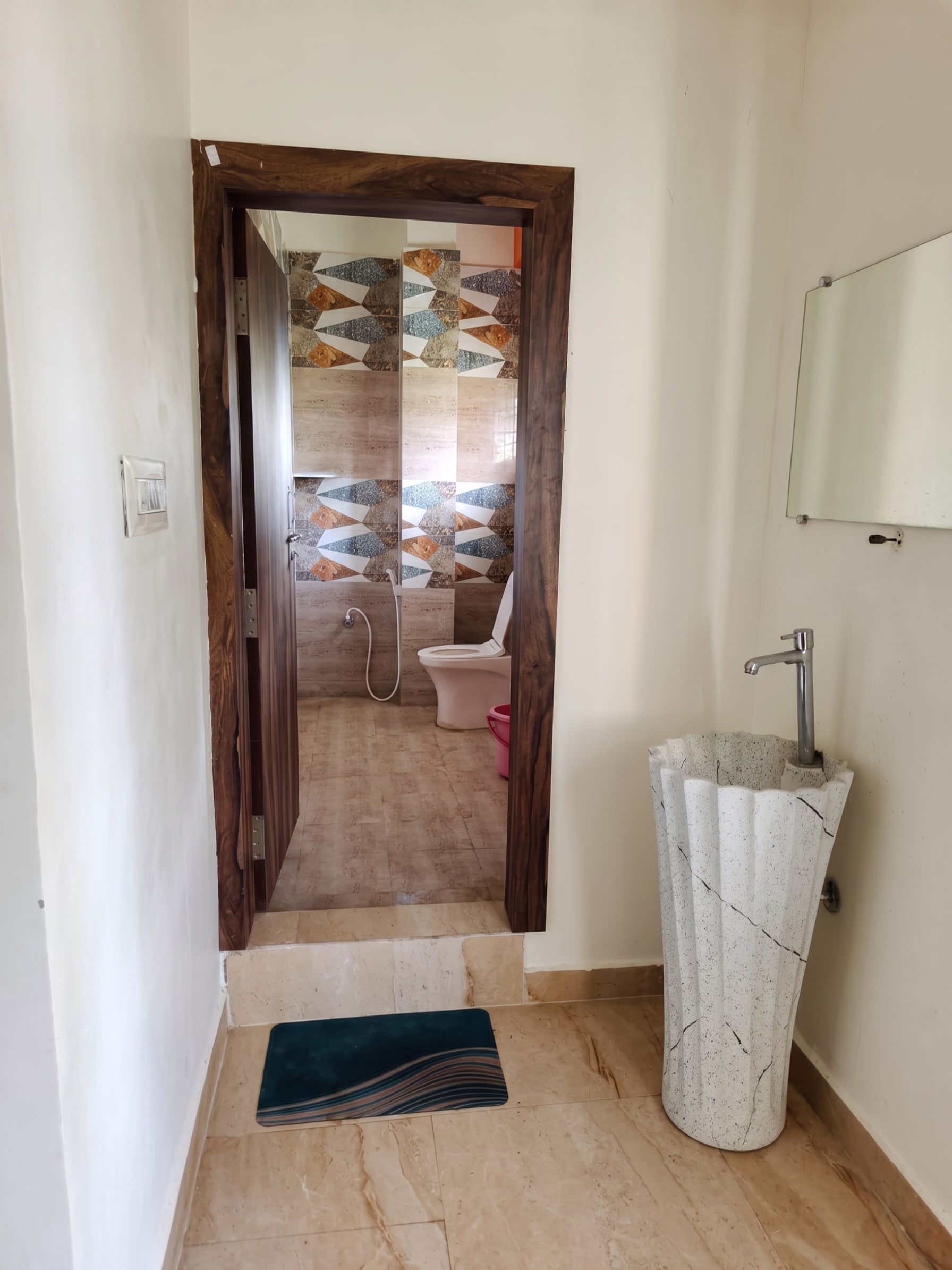 SVL Homestay - Tap to explore photos