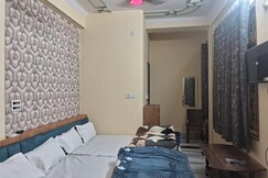 Shri Radhakunj Guest house