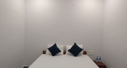 OM -COAST GOKARNA Room Type - AC room with balcony