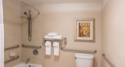 Hilton Garden Inn Billings Room Type - 1 KING ACC RM W BATHTUB