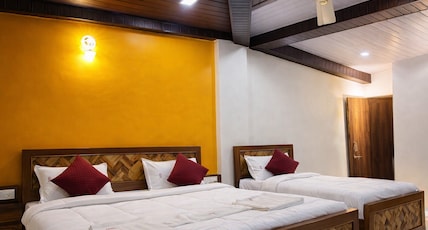 Hotel Kadam Palace Room Type - Second floor - king size bed & single bed with bathtub & jacuzzi Hotel Kadam Palace Room Type - Second floor - king size bed & single bed with bathtub & jacuzzi