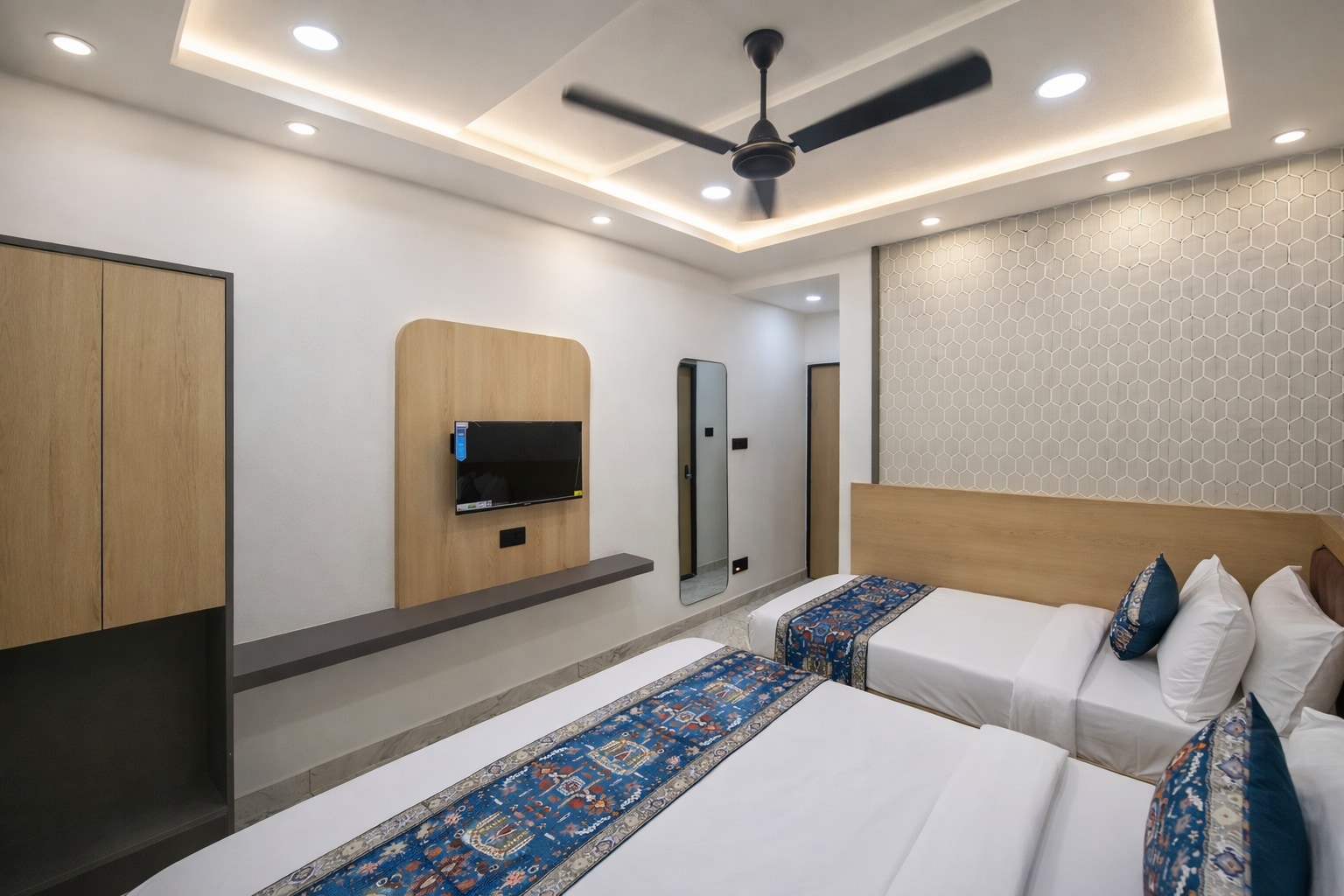 Hotel Matrushree - Near Shree Dwarkadhish Temple - Tap to explore photos