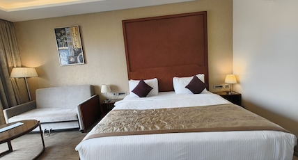 MERIDIAN BAY RESORT & SPA Room Type - Executive Rooms Pool View MERIDIAN BAY RESORT & SPA Room Type - Executive Rooms Pool View