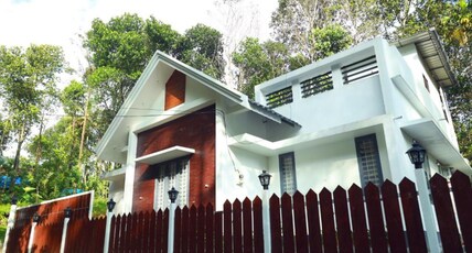 Varenya Homestay | Kitchen & Caretaker Room Type - Varenya Homestay | Kitchen & Caretaker