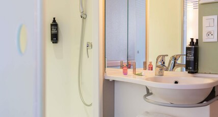 ibis budget Paris La Villette 19th Room Type - Double Room with a large bed for 2 people